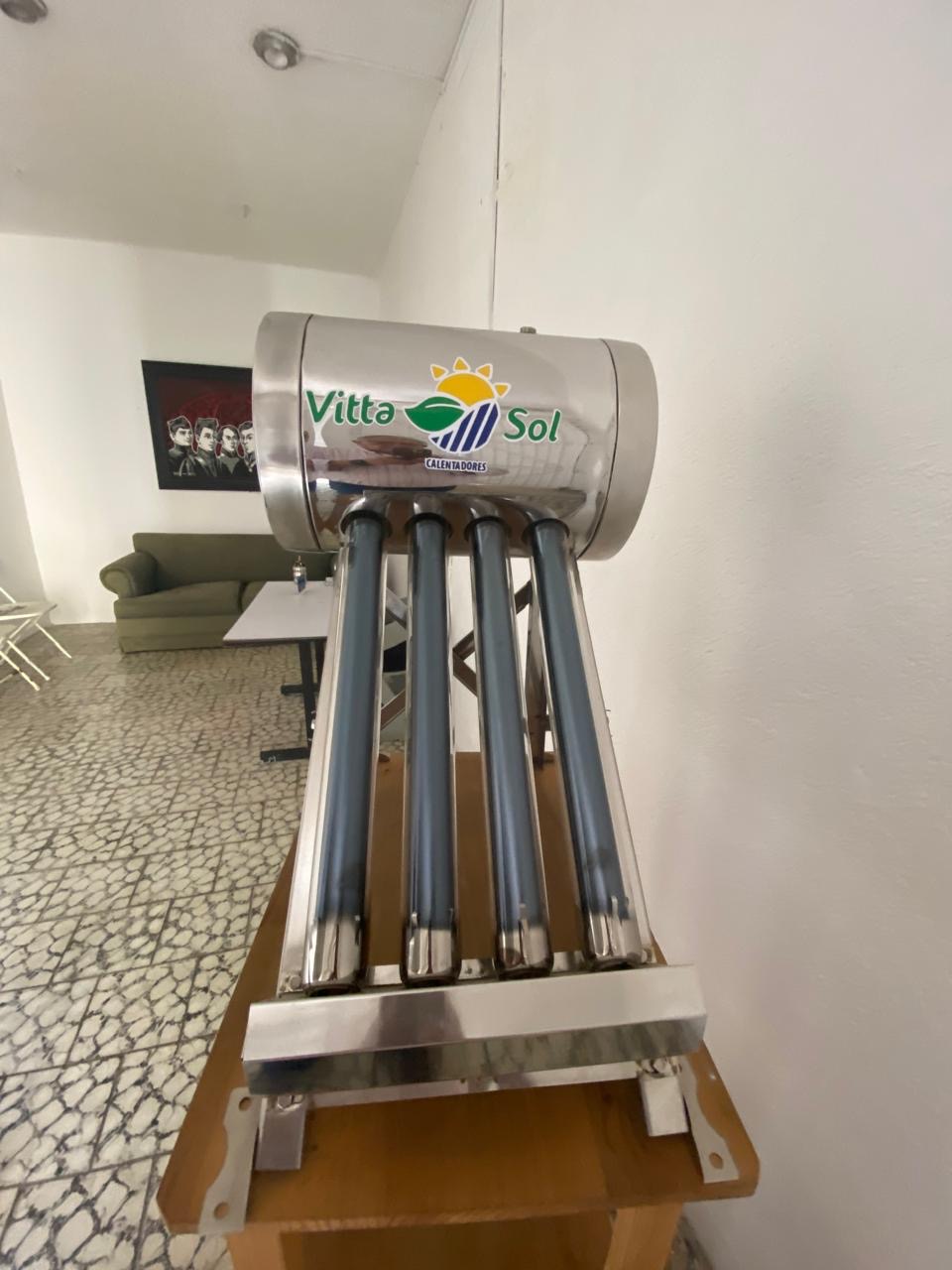 Detalle del tanque y tubos Vitta Sol